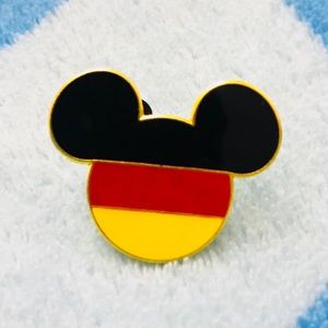 Disney Mickey Mouse Epcot Germany Flag Character Ears Pin Lapel Pin